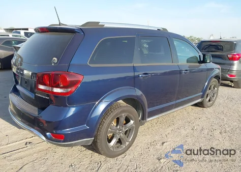 2018 Dodge Journey Crossroad z USA, uszkodzony, nr VIN 3C4PDCGB5JT495831